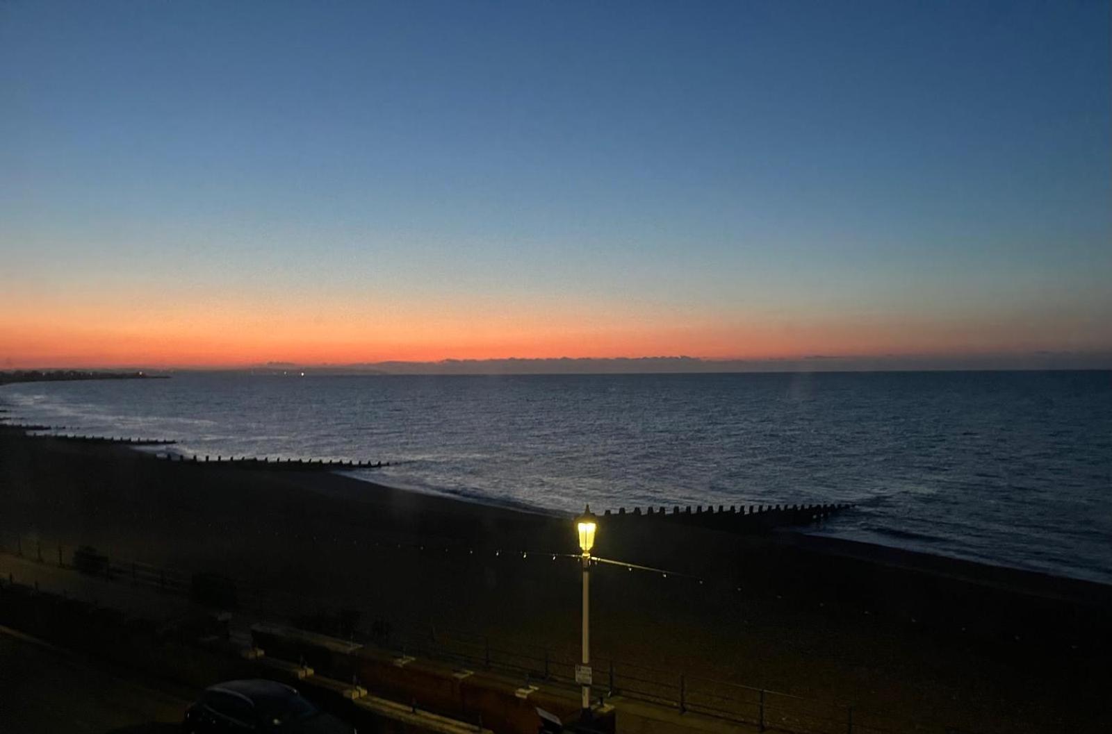 "The Parlour" Seafront Apartment Eastbourne Exterior foto